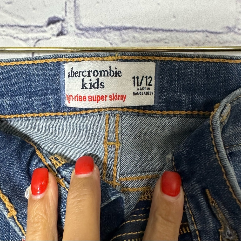 Abercrombie NWT Kids Dark Blue Skinny Jeans - Picture 4 of 4